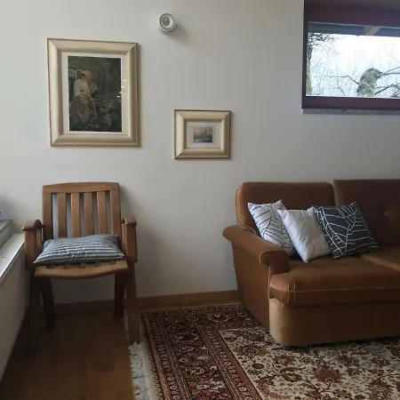 Klinar - Cosy With A Terrace شقة