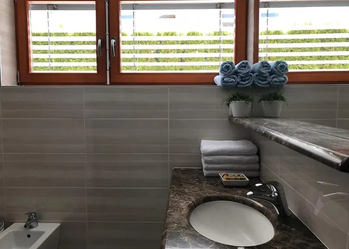 Klinar - Cosy With A Terrace *