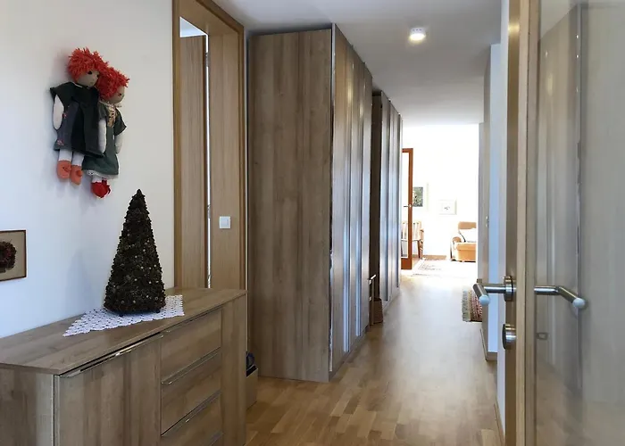 Klinar - Cosy With A Terrace